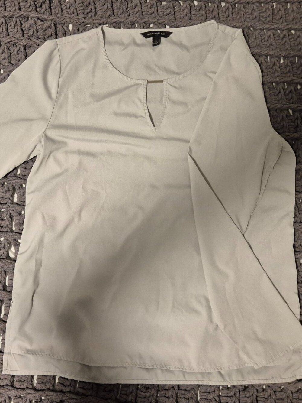Dove gray long-sleeve women's Banana Republic blouse, size M